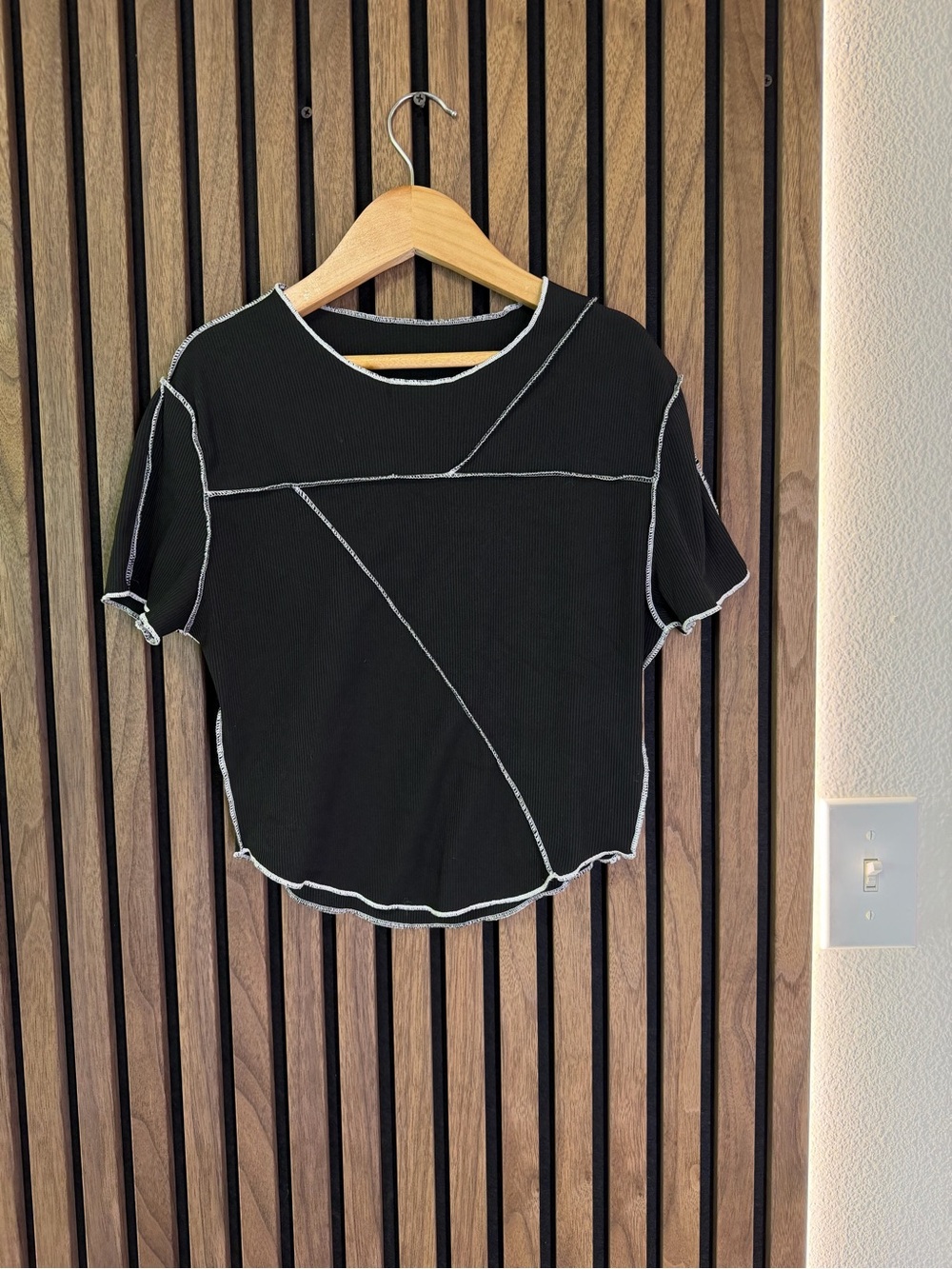 SHEIN Colorblock Short Sleeve Crop Top with White Contrast Stitching